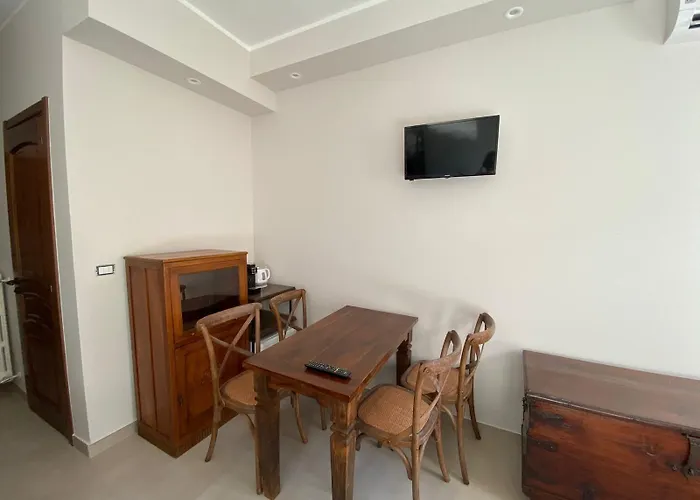 La Fontanella בית הארחה לצ'ה